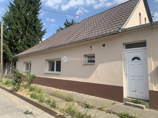 Eladó családi ház, Tolnán 36.5 M Ft, 3 szobás