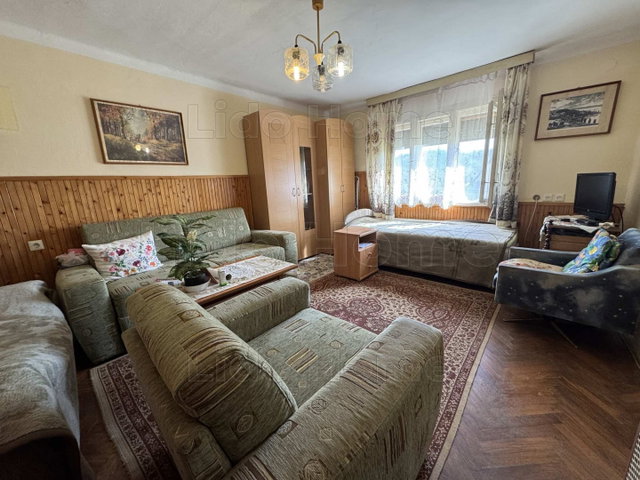 Eladó családi ház, Bázakerettyén 8.99 M Ft, 1 szobás