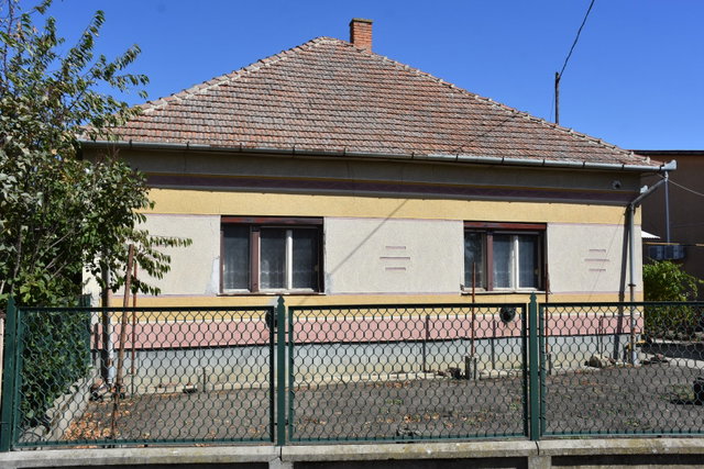 Eladó családi ház, Tiszaföldváron 16.9 M Ft, 3 szobás