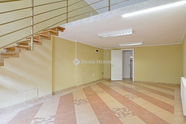 Kiadó üzlethelyiség, Kecskeméten 180 E Ft / hó