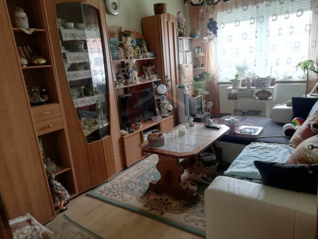 Eladó családi ház, Sarródon 82 M Ft, 5 szobás
