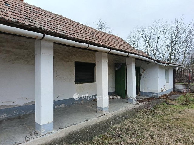 Eladó családi ház, Zsákán 5.5 M Ft, 3 szobás