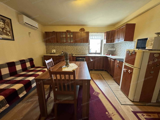 Eladó családi ház, Sarkadon 15.99 M Ft, 1 szobás