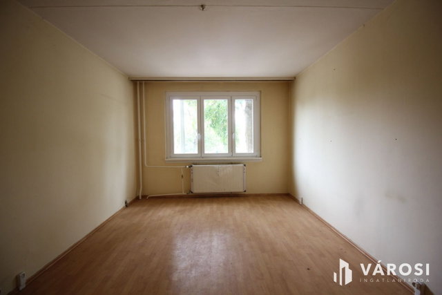 Eladó panellakás, Szegeden 52 M Ft, 3 szobás