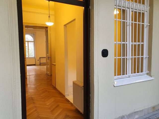 Eladó téglalakás, Budapesten, VI. kerületben, Podmaniczky utcában