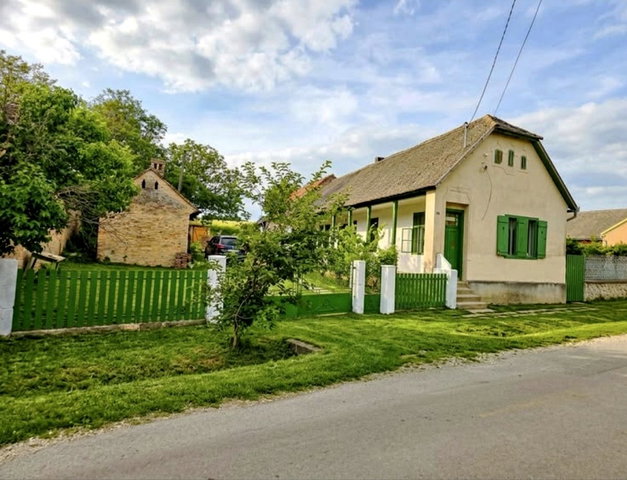 Eladó családi ház, Döbröközön 22.5 M Ft, 2 szobás