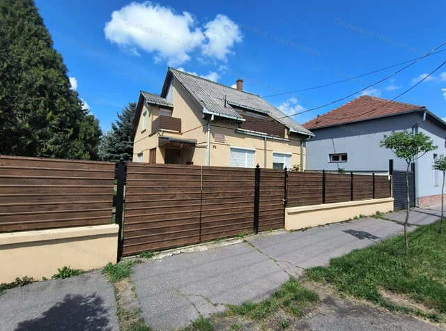 Eladó családi ház, Törökszentmiklóson 38.5 M Ft, 6 szobás