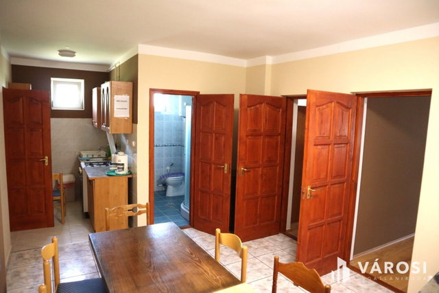 Eladó családi ház, Siófokon 95 M Ft, 7 szobás