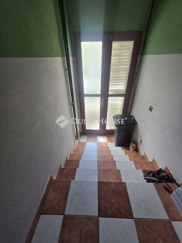 Eladó családi ház, Pécsett 165 M Ft, 6+3 szobás