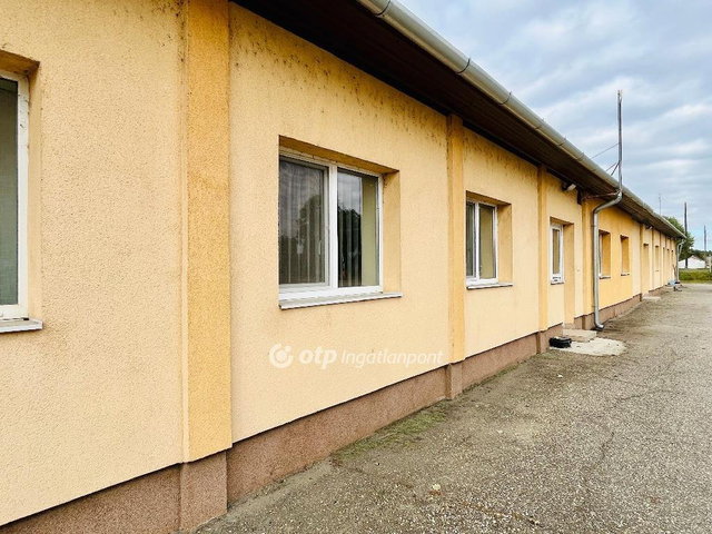 Eladó ipari ingatlan, Csengerben 450 M Ft / költözzbe.hu