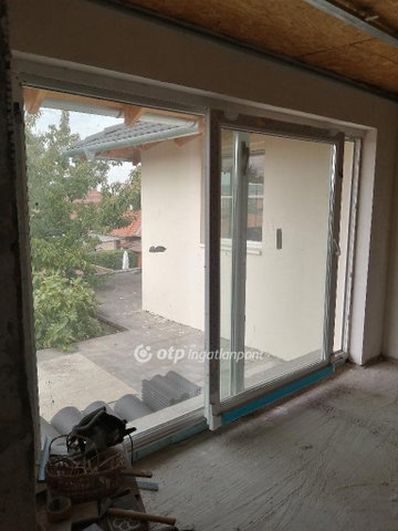 Eladó családi ház, Szigetszentmiklóson 170 M Ft, 8 szobás