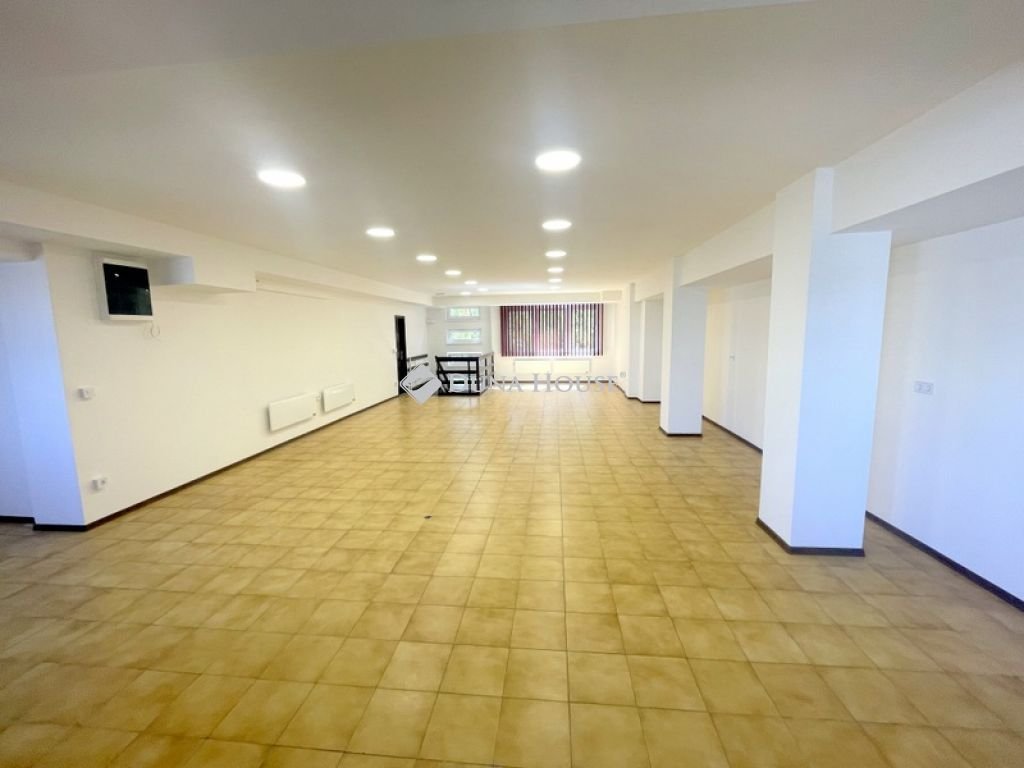 100m² · 290.000 ft