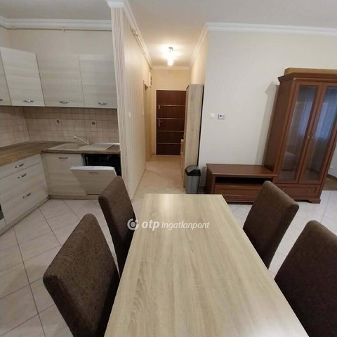 Kiadó téglalakás, albérlet, Nyíregyházán 170 E Ft / hó
