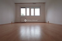 Eladó panellakás, Kecskeméten 32.5 M Ft, 1 szobás