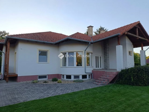 Eladó családi ház, Nyíregyházán 109 M Ft, 4 szobás