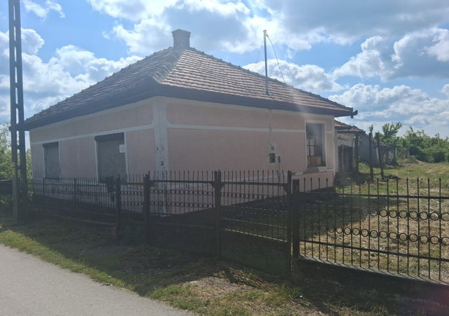 Eladó családi ház, Hejőpapin 9.98 M Ft, 1+1 szobás