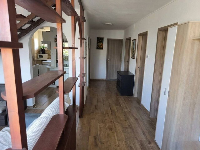 Eladó családi ház, Tökölön 159 M Ft, 8 szobás