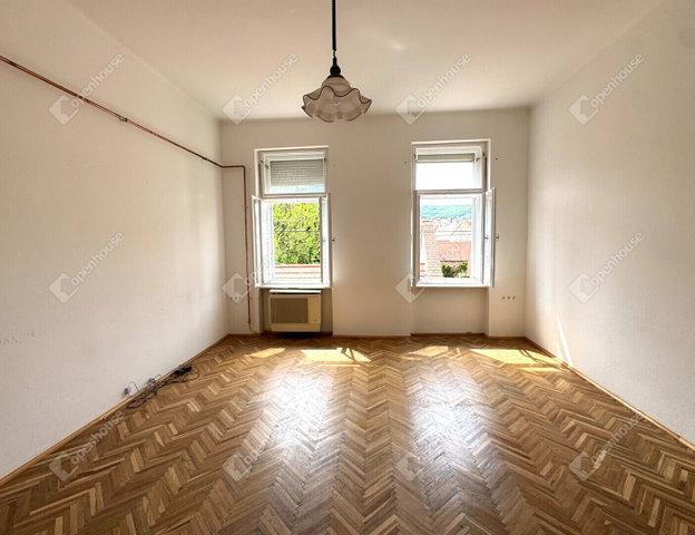 Eladó téglalakás, Kőszegen 21.9 M Ft, 1 szobás