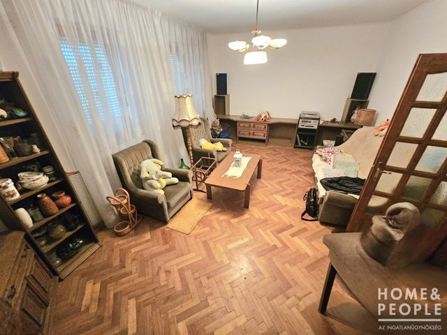 Eladó családi ház, Szegeden 65 M Ft, 5 szobás
