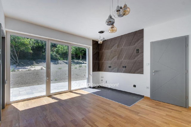 Eladó téglalakás, Budapesten, II. kerületben 109.9 M Ft