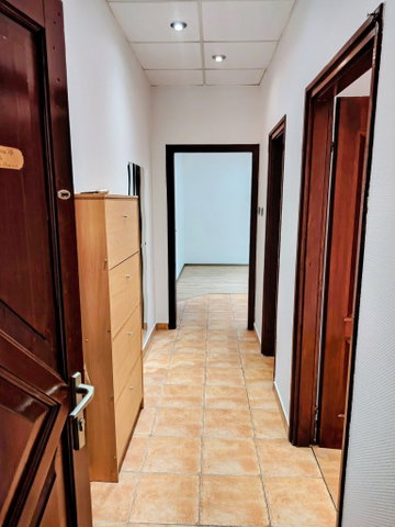 Eladó téglalakás, Várpalotán 38 M Ft, 1+1 szobás