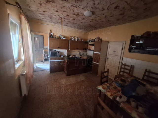 Eladó családi ház, Felsőmocsoládon 18 M Ft, 4 szobás