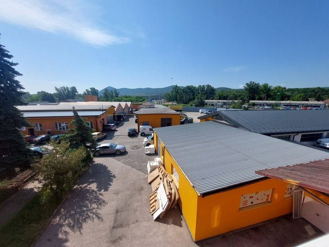 Kiadó ipari ingatlan, Solymáron 375 E Ft / hó, 125 szobás