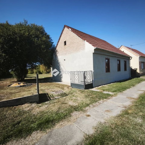 Eladó családi ház, Drávafokon 43.5 M Ft, 5 szobás