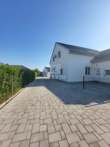 Eladó téglalakás, Szombathelyen 49.9 M Ft, 2 szobás