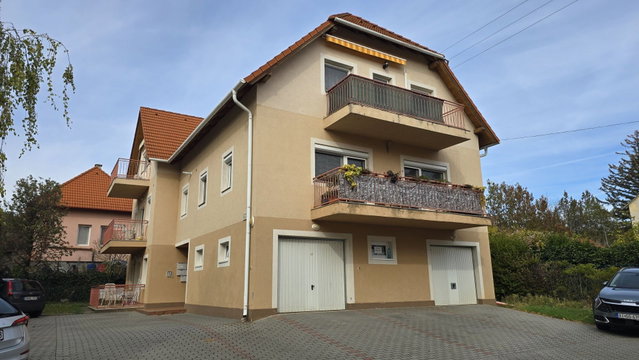Eladó téglalakás, Balatonfüreden 89.9 M Ft, 3 szobás