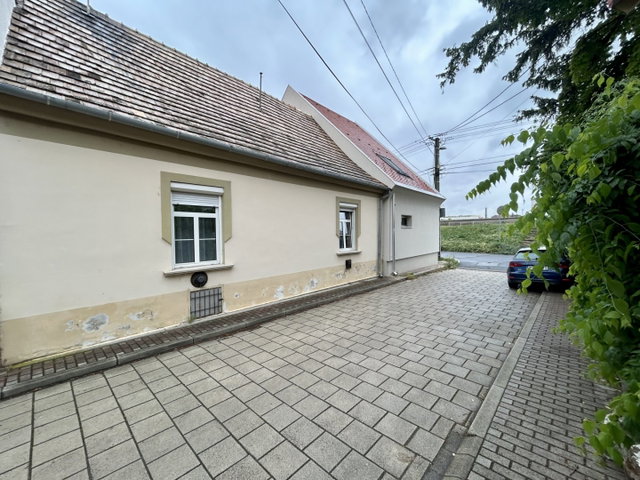 Eladó téglalakás, Győrött 95 M Ft, 2 szobás