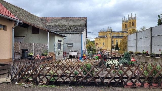 Eladó családi ház, Fóton 47.8 M Ft, 1 szobás