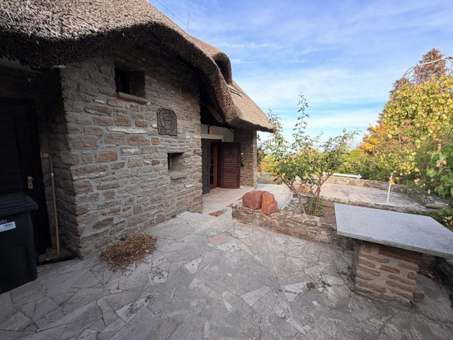 Eladó nyaraló, Tihanyban 390 M Ft, 3 szobás
