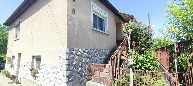 Eladó családi ház, Szomolyán 39.5 M Ft, 3 szobás