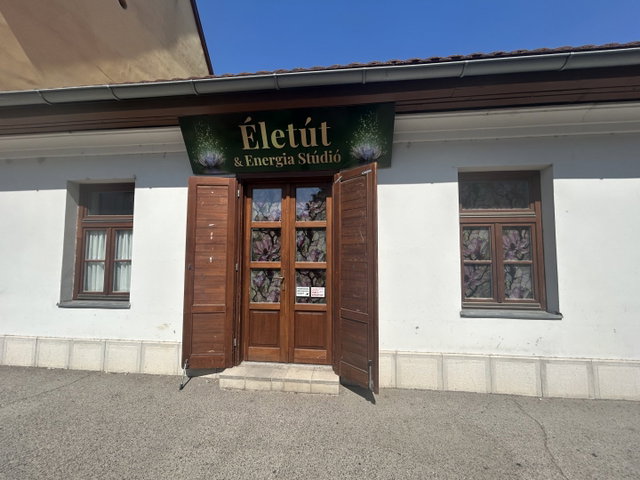 Eladó üzlethelyiség, Győrött 5.5 M Ft, 2 szobás