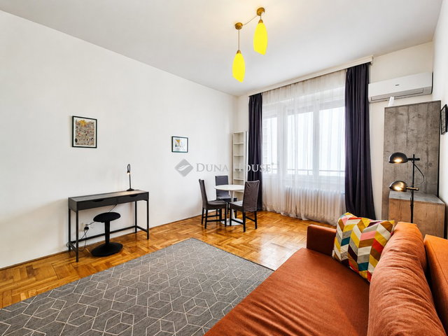Eladó téglalakás, Budapesten, V. kerületben, Nyáry Pál utcában