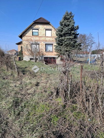 Eladó családi ház, Farmoson 32 M Ft, 7 szobás