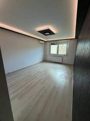 Eladó panellakás, Szegeden 54.9 M Ft, 1+2 szobás