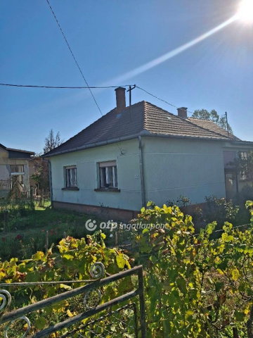Eladó családi ház, Iklódbördőcén 27.8 M Ft, 3+1 szobás