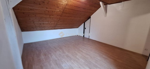 Eladó családi ház, Budaörsön 180 M Ft, 5 szobás