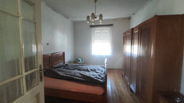 Eladó családi ház, Mérken 10 M Ft, 3 szobás
