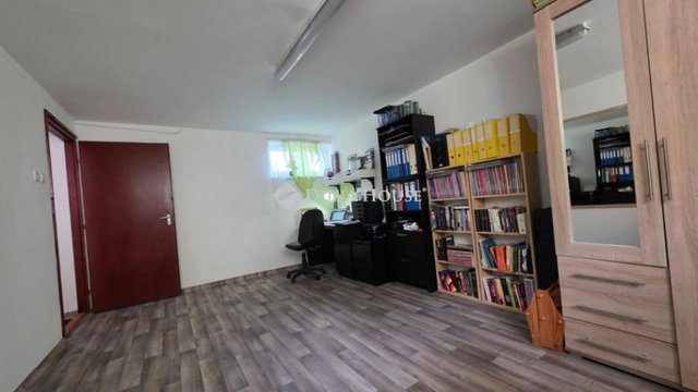 Eladó családi ház, Csempeszkopácson 134.9 M Ft, 8 szobás