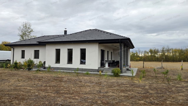 Eladó családi ház, Kecskeméten 109 M Ft, 4+1 szobás