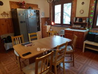 Eladó családi ház, Bakonyszentlászlón 75 M Ft, 4 szobás