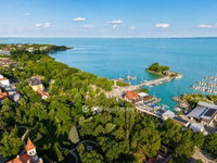 Eladó téglalakás, Balatonfüreden 160.514 M Ft, 2 szobás