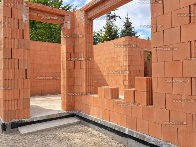 Eladó családi ház, Szentendrén 174.9 M Ft, 5 szobás