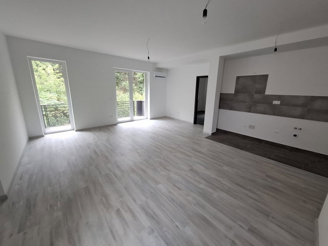 Eladó téglalakás, Mendén 89.9 M Ft, 4 szobás