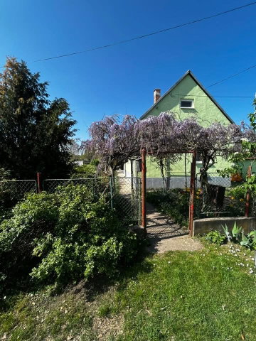Eladó családi ház, Szegeden 47.9 M Ft, 3 szobás