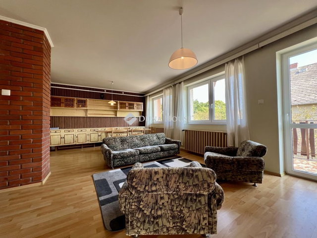 Eladó családi ház, Veszprémfajszon 125 M Ft, 5 szobás
