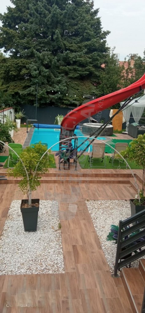 1 bed · 100m² · 450.000 ft